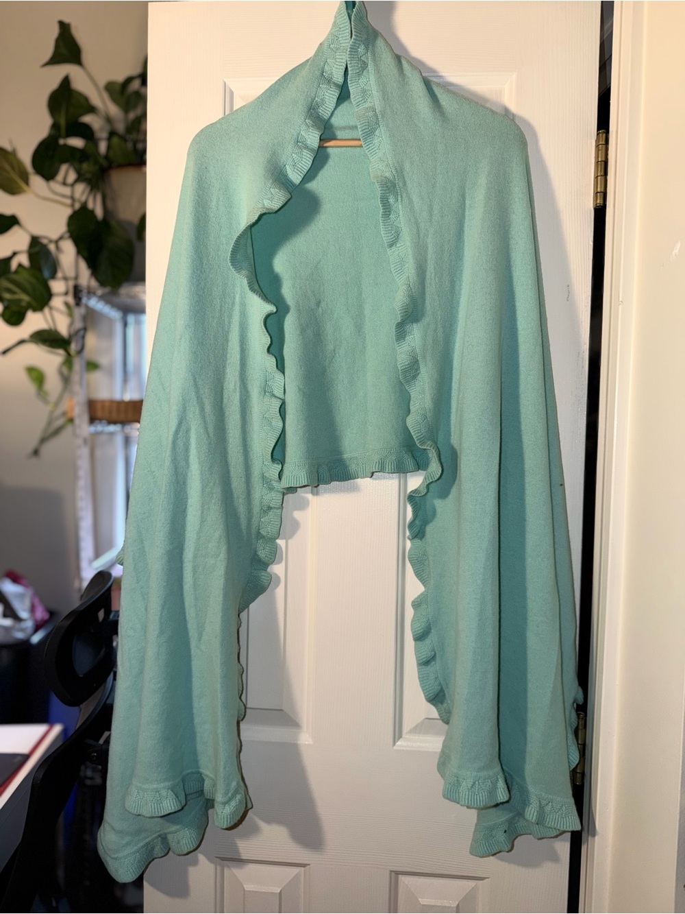Lilly Pulitzer Light Teal Ruffled Open Front 100% Cashmere Shawl. OS